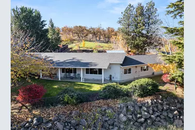 2820 David Lane, Medford, OR 97504 - Photo 2