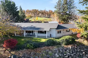2820 David Ln, Medford, OR 97504 - Photo 2