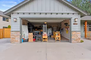 60808 SE Sawtooth Mountain Ln, Bend, OR 97702 - Photo 40