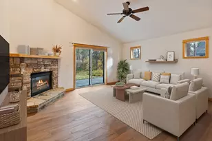 60808 SE Sawtooth Mountain Ln, Bend, OR 97702 - Photo 6