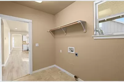 1467 S Spring Street, Medford, OR 97504 - Photo 20