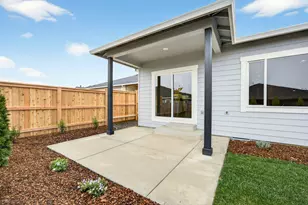 3735 Carlin Dr, Medford, OR 97504 - Photo 8
