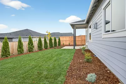 3735 Carlin Drive, Medford, OR 97504 - Photo 4