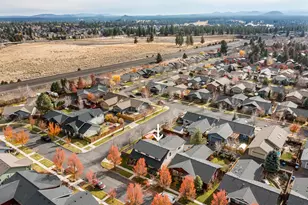 20663 Jayhawk Ln, Bend, OR 97702 - Photo 42