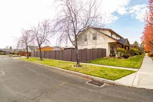 20663 Jayhawk Ln, Bend, OR 97702 - Photo 40