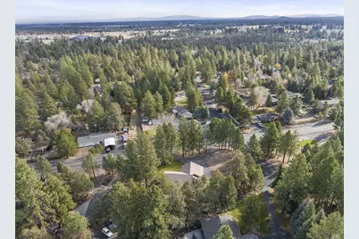 60781 Country Club Drive, Bend, OR 97702 - Photo 38