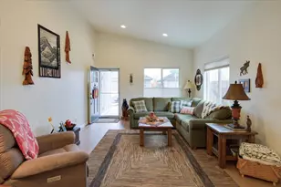 2920 NW Hemlock Ln, Redmond, OR 97756 - Photo 14