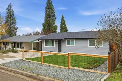 533 Pearl Street, Medford, OR 97504 - Photo 2