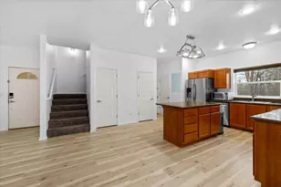 411 Berrydale Ave, Medford, OR 97501 - Photo 10