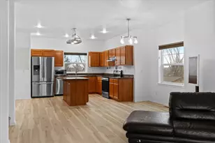 411 Berrydale Ave, Medford, OR 97501 - Photo 6