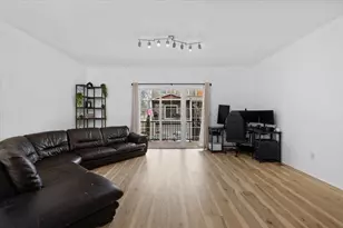 411 Berrydale Ave, Medford, OR 97501 - Photo 4