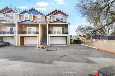 411 Berrydale Avenue #10, Medford, OR 97501 - Photo 2