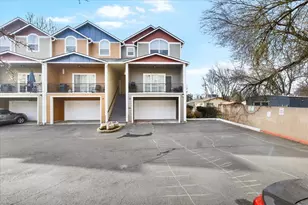 411 Berrydale Ave, Medford, OR 97501 - Photo 2