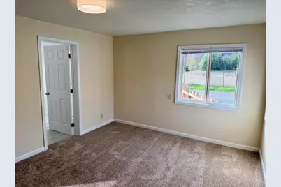 2571 E Evans Creek Road, Rogue River, OR 97537 - Photo 10