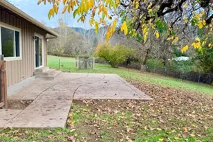 2571 E Evans Creek Rd, Rogue River, OR 97537 - Photo 18