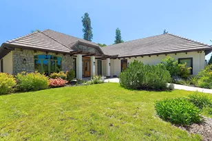 903 Nicklaus Point Ln, Grants Pass, OR 97526 - Photo 2