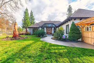 903 Nicklaus Point Ln, Grants Pass, OR 97526 - Photo 4