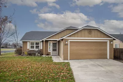 2607 NE 5th Street, Redmond, OR 97756 - Photo 2