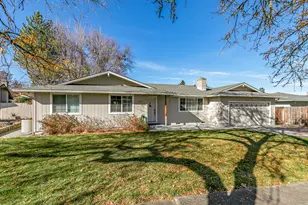 1569 Papago Dr, Medford, OR 97504 - Photo 4