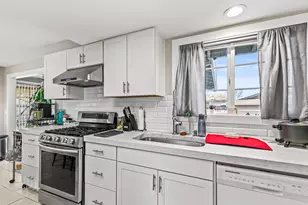 1569 Papago Dr, Medford, OR 97504 - Photo 8