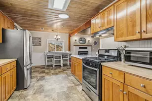560 Woodberry Ln, Jacksonville, OR 97530 - Photo 14