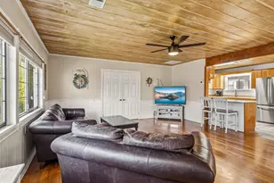 560 Woodberry Ln, Jacksonville, OR 97530 - Photo 8