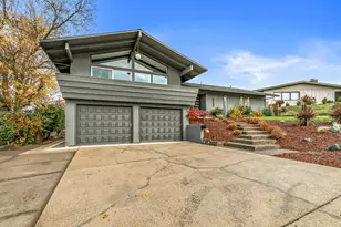 1737 Hybiscus St, Medford, OR 97504 - Photo 52