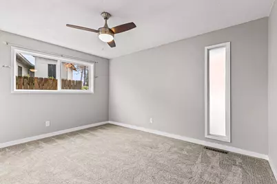 1737 Hybiscus Street, Medford, OR 97504 - Photo 32