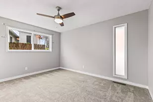 1737 Hybiscus St, Medford, OR 97504 - Photo 32