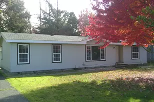 1331 Vista Dr, Grants Pass, OR 97527 - Photo 2