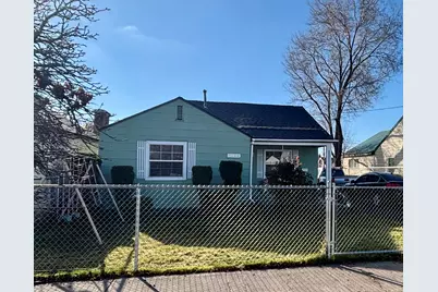 2546 Applegate Avenue, Klamath Falls, OR 97601 - Photo 1