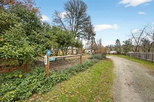 130 Acorn St, Merlin, OR 97532 - Photo 2
