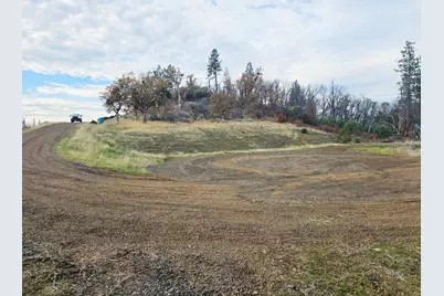 2162 Butte Falls Highway, Eagle Point, OR 97524 - Photo 2