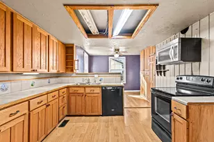 620 S Royal Ave, Eagle Point, OR 97524 - Photo 10