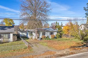 620 S Royal Ave, Eagle Point, OR 97524 - Photo 1