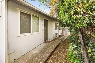 912 King St, Medford, OR 97501 - Photo 2