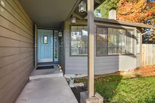 2327 Derry Ct, Medford, OR 97504 - Photo 2