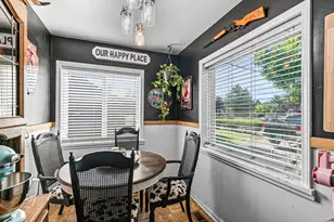 219 Berrydale Ave, Medford, OR 97501 - Photo 6