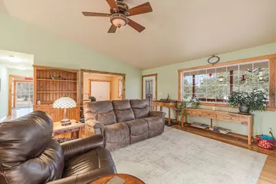 3855 NW Montgomery Avenue, Redmond, OR 97756 - Photo 4