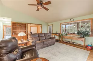 3855 NW Montgomery Ave, Redmond, OR 97756 - Photo 4