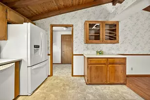 465 Creekside Cir, Central Point, OR 97502 - Photo 8