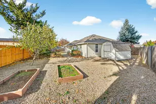 465 Creekside Cir, Central Point, OR 97502 - Photo 32