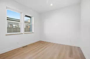 3329 NW Leavitt Ln, Bend, OR 97703 - Photo 28