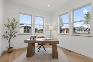 3329 NW Leavitt Ln, Bend, OR 97703 - Photo 24