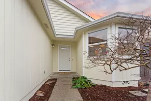 185 Independence Dr, Grants Pass, OR 97527 - Photo 4