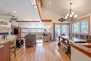 17822 Big Leaf Ln, Sunriver, OR 97707 - Photo 4