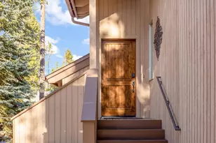 17822 Big Leaf Ln, Sunriver, OR 97707 - Photo 2