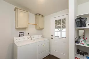 333 Mountain View Dr, Talent, OR 97540 - Photo 20