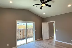 337 Quail Cir, Talent, OR 97540 - Photo 10