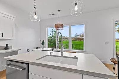 107 Golf View Drive, Eagle Point, OR 97524 - Photo 14